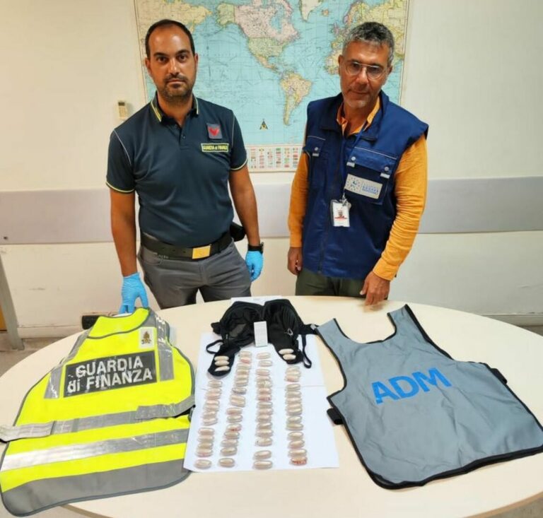 Arrestata all’aeroporto di Napoli nigeriana con 62 ovuli di eroina