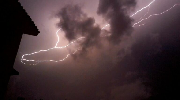 A luglio in Lombardia grandine fino a 10 centimetri e 150 mila fulmini