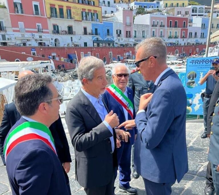 Musumeci incontra i sindaci delle Isole Ponziane