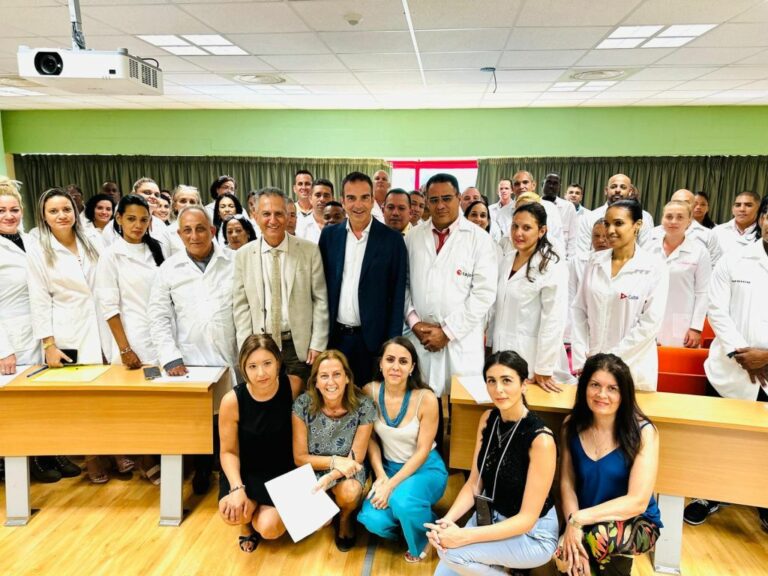 Arrivati in Calabria 120 medici cubani, Occhiuto “Grazie”