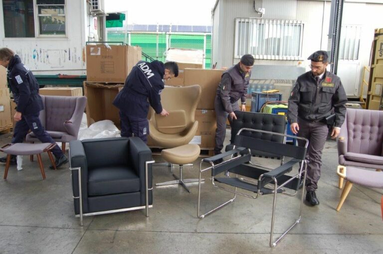 A La Spezia sequestrati 1600 articoli di design contraffatti