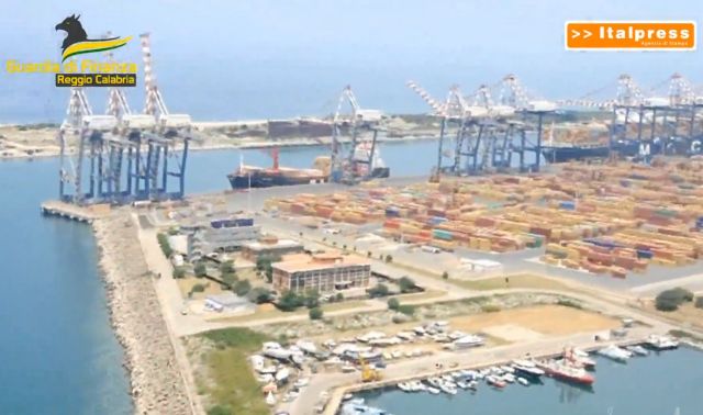 Sequestrati al porto di Gioia Tauro 150 chili di cocaina purissima