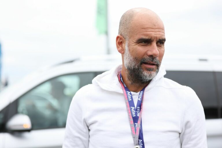 Guardiola operato alla schiena, rientro a settembre