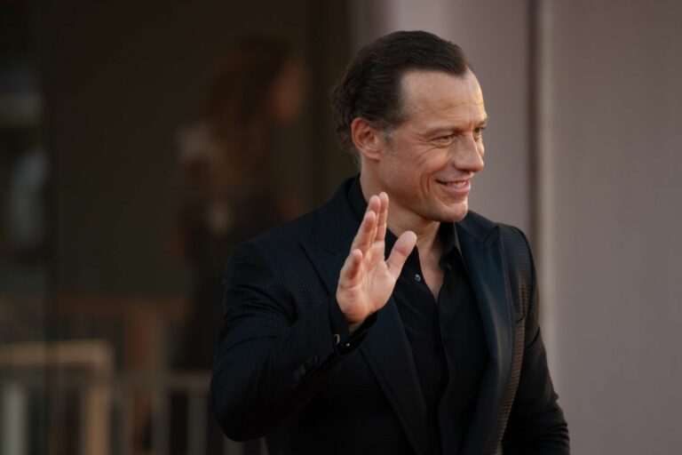 Stefano Accorsi protagonista della mini serie su Guglielmo Marconi