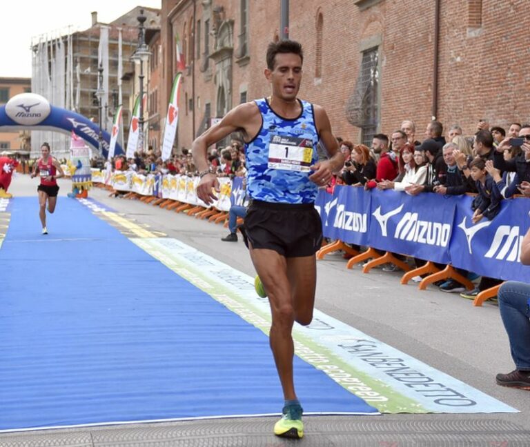Victor Kiplangat vince la maratona iridata, Meucci decimo