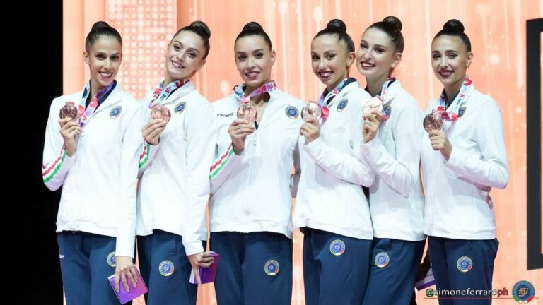Farfalle di bronzo con i cinque cerchi ai Mondiali di Valencia