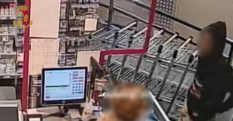 Milano, rapina supermercato. Autore riconosciuto grazie a cicatrice