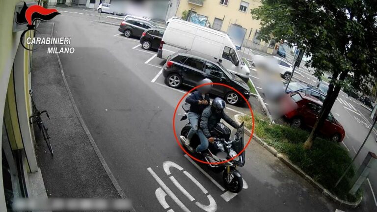 Milano, finti Carabinieri pedinavano anziane per derubarle. Arrestati