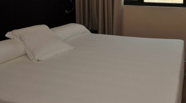 Via libera della Commissione urbanistica alle nuove volumetrie degli alberghi in Sardegna