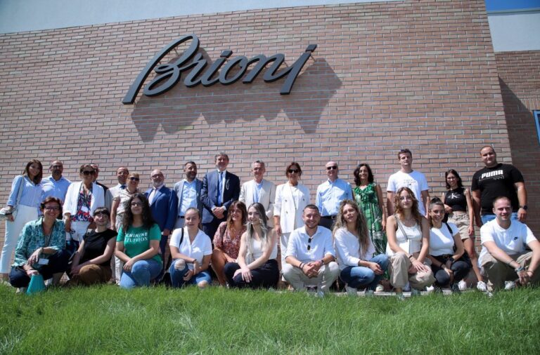 Marsilio in visita alla Brioni Roman Style di Penne