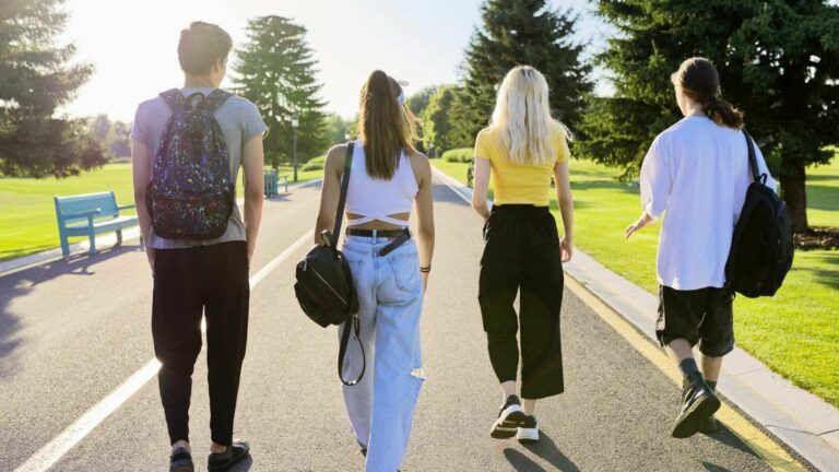 Be Real e Tik Tok: le app della Generazione Z. I ragazzi di oggi sono meno materiali di come li raccontano