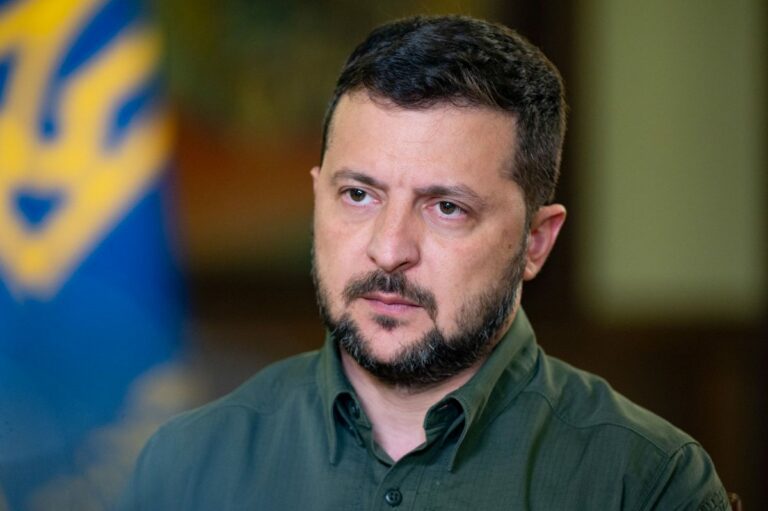 Zelensky “Dagli Stati Uniti un nuovo pacchetto di aiuti militari”