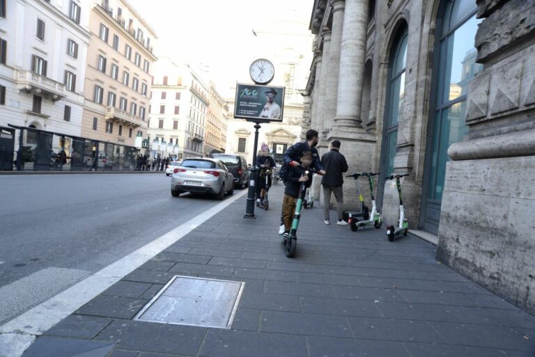 Roma, Gualtieri “Sui monopattini in sharing si volta pagina”