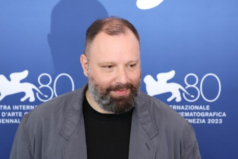 “Poor Things”, Stone creatura mostruosa per Lanthimos a Venezia