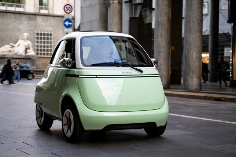 Microlino, prodotta la millesima microcar 100% elettrica e made in Italy