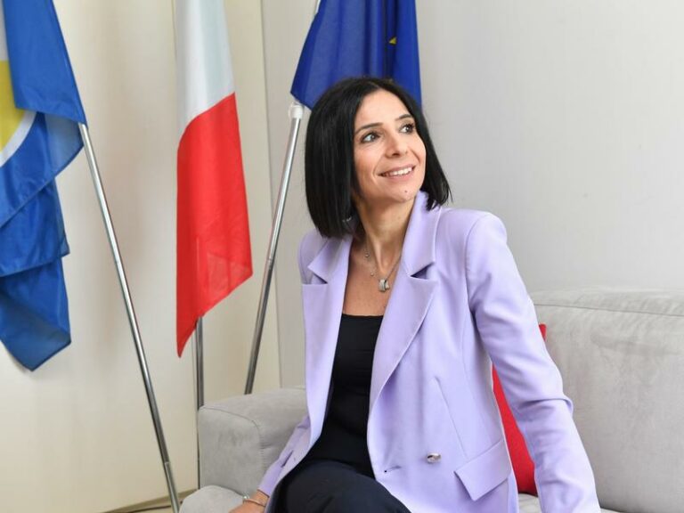 Rincaro dei libri scolastici, la Regione Calabria stanzia 8 milioni
