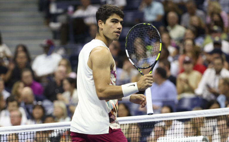 Alcaraz in semifinale agli Us Open, Zverev ko in 3 set