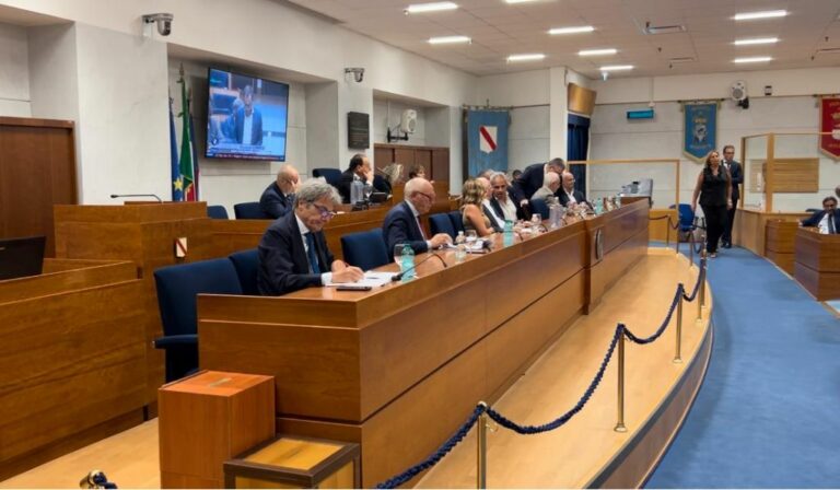 Consiglio Campania, ok a Pdl per abolizione numero chiuso in Medicina