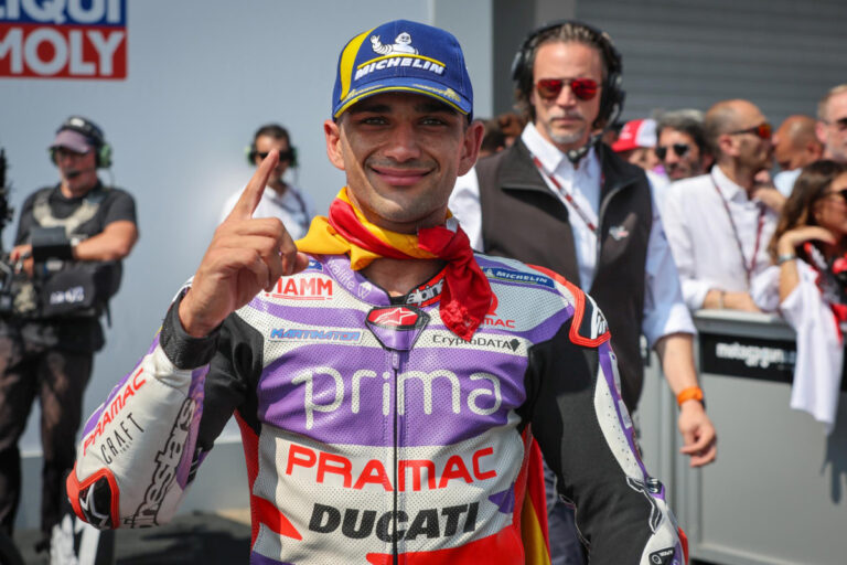 Martin vince il Gp San Marino, Bezzecchi e Bagnaia sul podio