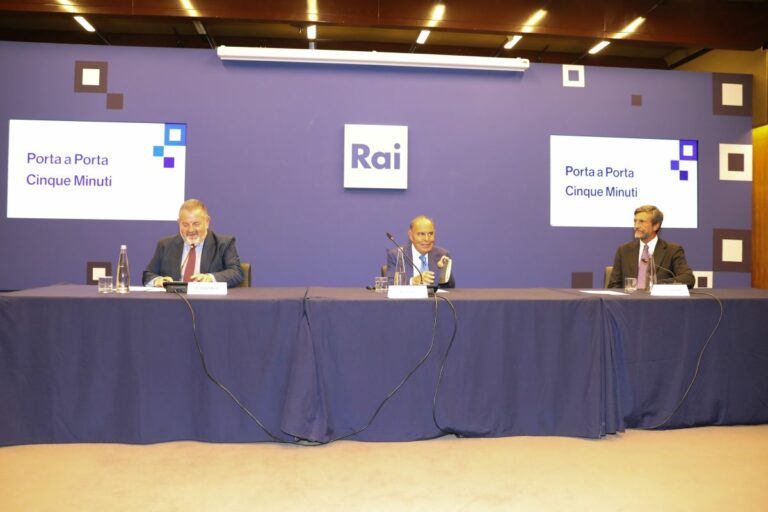 Su Rai1 torna Vespa, “Ogni ripartenza è sempre il primo giorno”