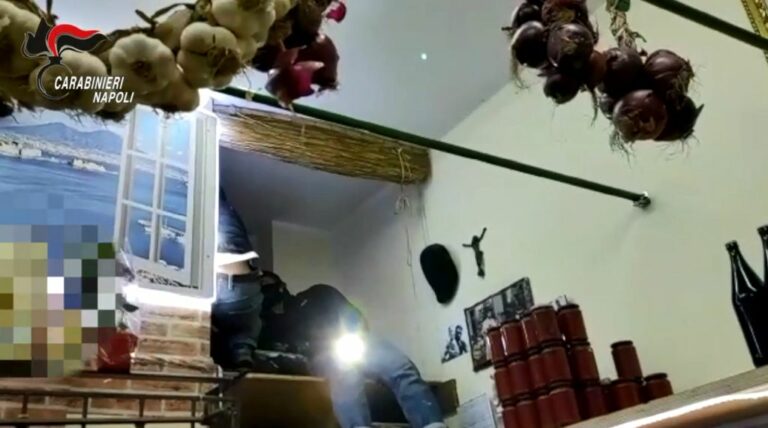 Camorra, blitz a Napoli contro il clan Sorianiello