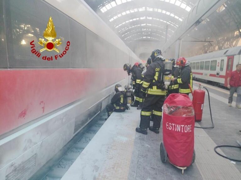 Milano, fumo sul Frecciarossa Brindisi-Milano. Evacuata una carrozza