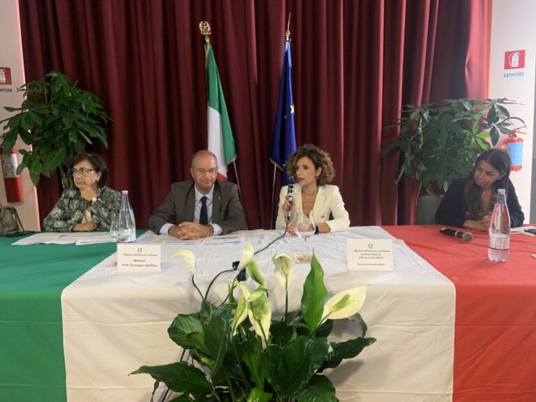 Valditara in Calabria “Scuola presidio legalità, aprirla al territorio”