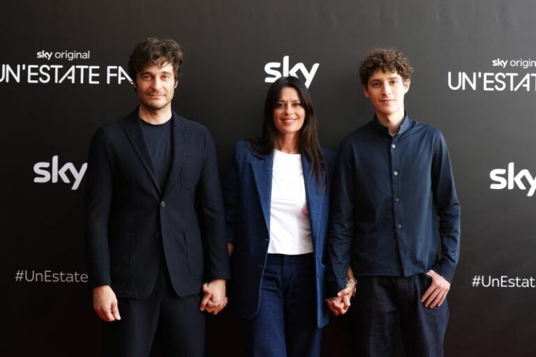 “Un’estate fa”, arriva la serie tv con Lino Guanciale e Filippo Scotti