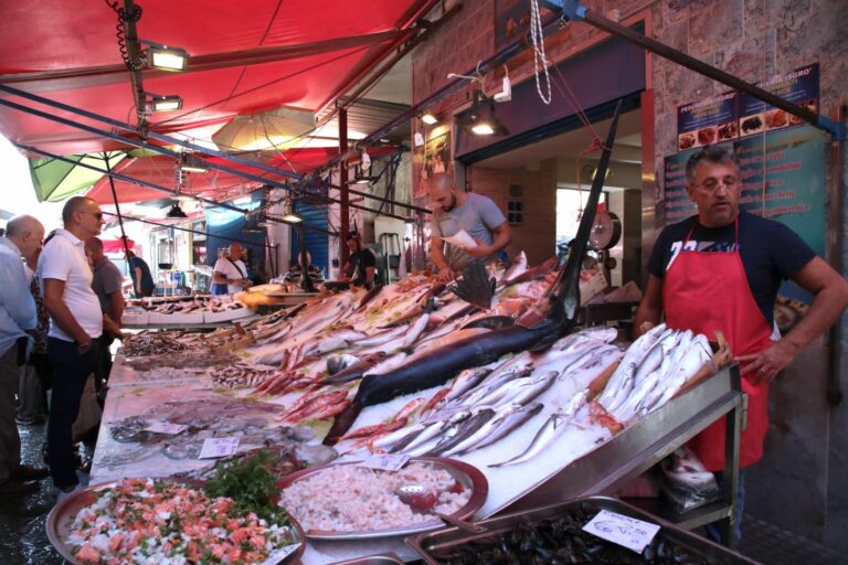 “Sicilia Stupisci”, un viaggio tra storie di mare, reti e sapori antichi