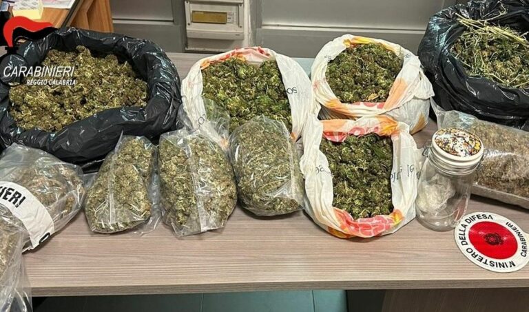 Nascondeva in casa 10 chili di marijuana, arrestato a Reggio Calabria