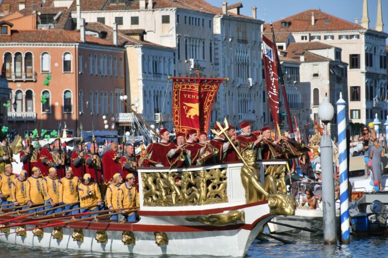 Regata Storica, domenica in Canal Grande la festa del remo