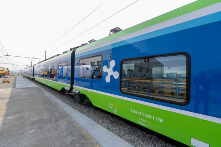 Lombardia, da inizio 2025 parte il primo treno a idrogeno d’Italia