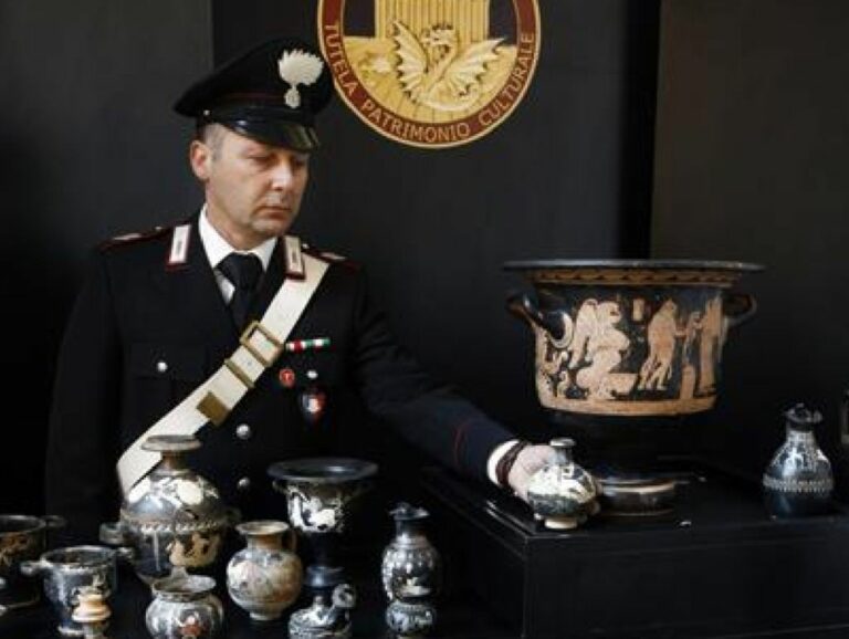 Il prefetto di Vicenza visita mostra dei beni provenienti da aree crisi