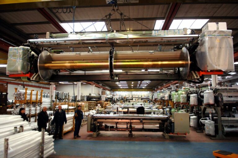 Cresce lievemente in agosto la produzione industriale