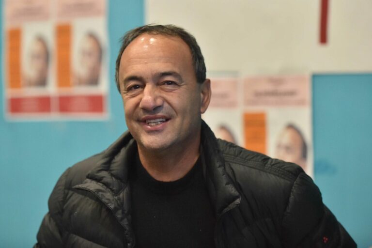 Mimmo Lucano “Finalmente respiro, sogno un’altra Italia”