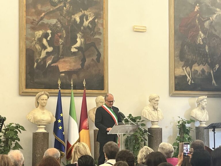 Roma ricorda il rastrellamento degli ebrei, Gualtieri incontra studenti