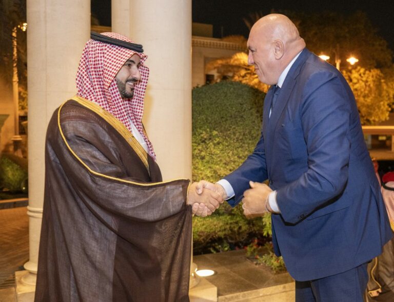 Medio Oriente, Crosetto in Arabia Saudita “Evitare l’escalation”