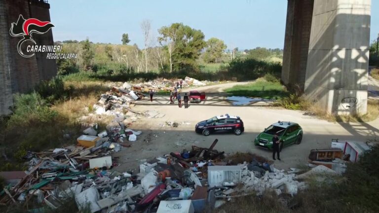 Sequestrate a Gioia Tauro due aree comunali adibite a discarica abusiva