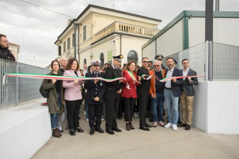 Inaugurato il sottopassaggio e i marciapiedi della stazione di Guastalla