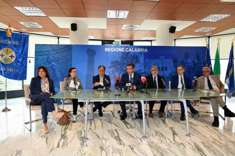 Concorso per medici in Calabria, Occhiuto “Più domande dei posti messi a bando”