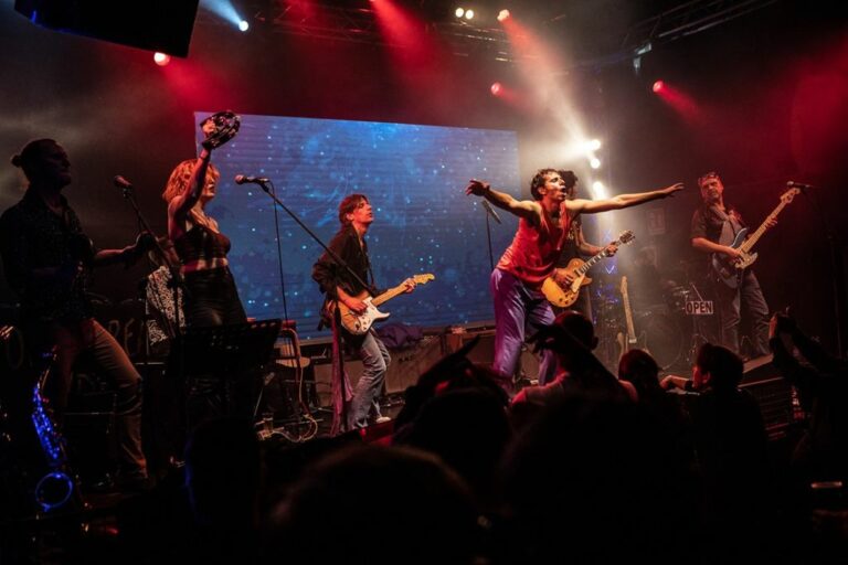 Al Teatro Nazionale tributo ai Rolling stones con gli Sticky Fingers