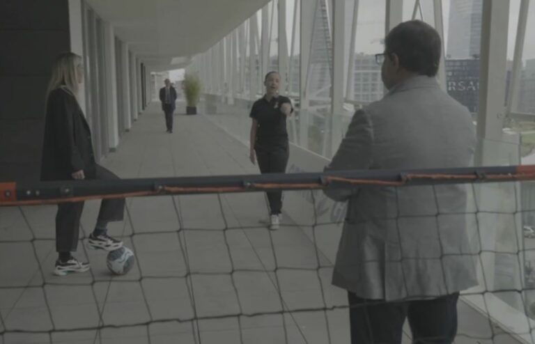 Calcio, sfida ai rigori tra country manager Grenke e l’azzurra Rosucci
