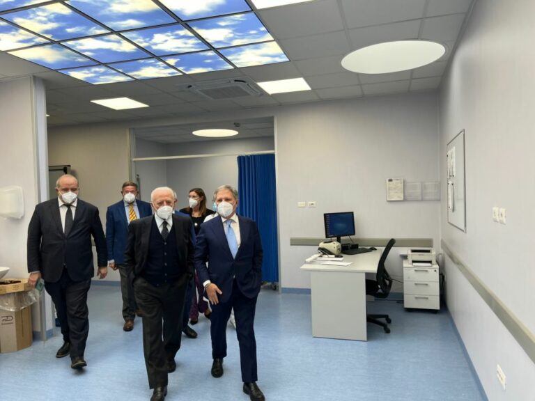 Napoli, De Luca “Il Cardarelli deve diventare il primo ospedale in Italia”
