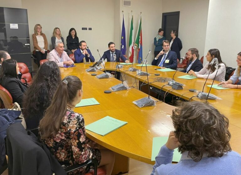 Liguria,studenti universitari a lezione tecnica legislativa in Consiglio