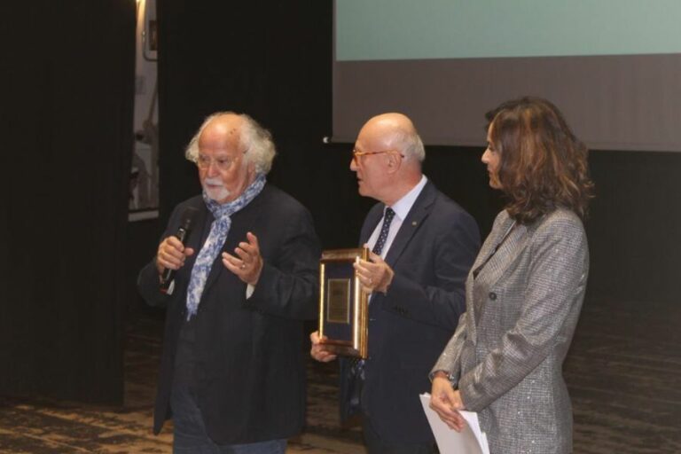Giornalisti, Diana Pompetti vince il “Premio Atri”. A Italo Cucci riconoscimento alla carriera