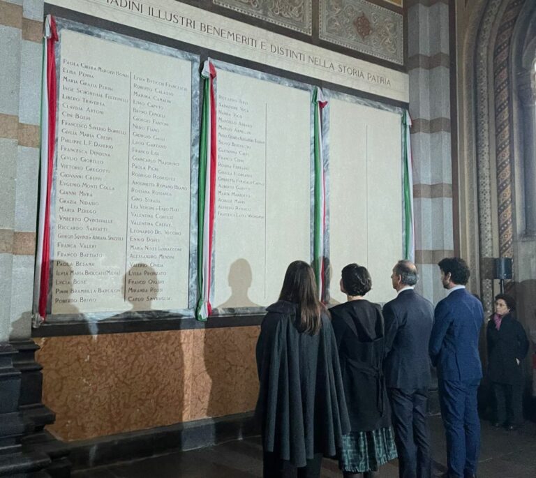 Milano, Silvio Berlusconi da oggi iscritto al Famedio