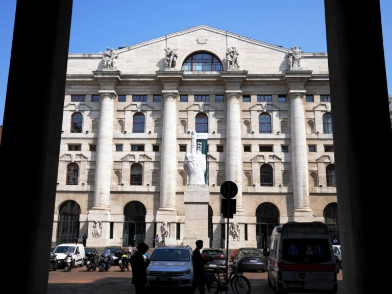 Borsa, indice Ftse Mib in ribasso dopo le prime contrattazioni -0,32%