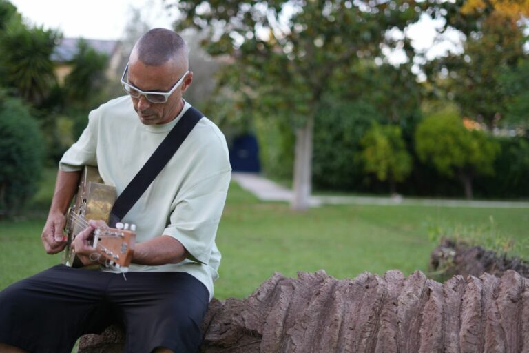 Alex Britti, fuori il videoclip di “Supereroi”