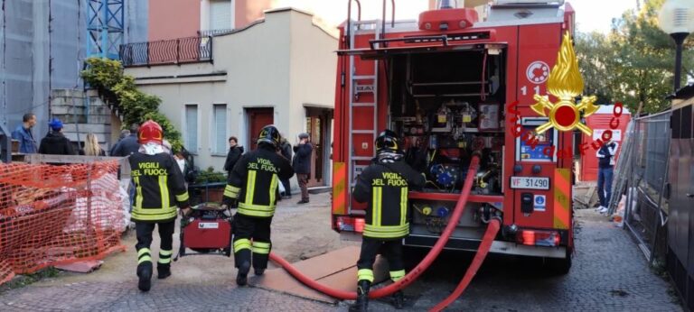 Milano, incendio in appartamento in via Armellini. Morta anziana donna