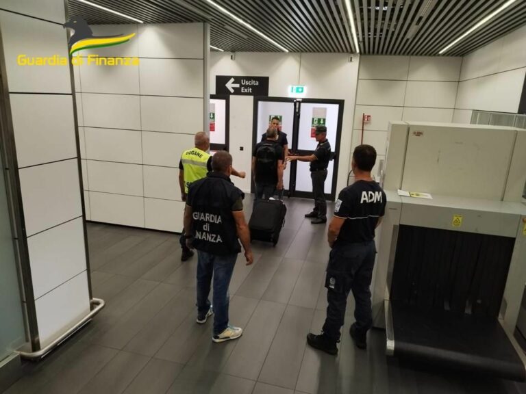 Roma, intercettata a Ciampino valuta non dichiarata per oltre 2,9 mln